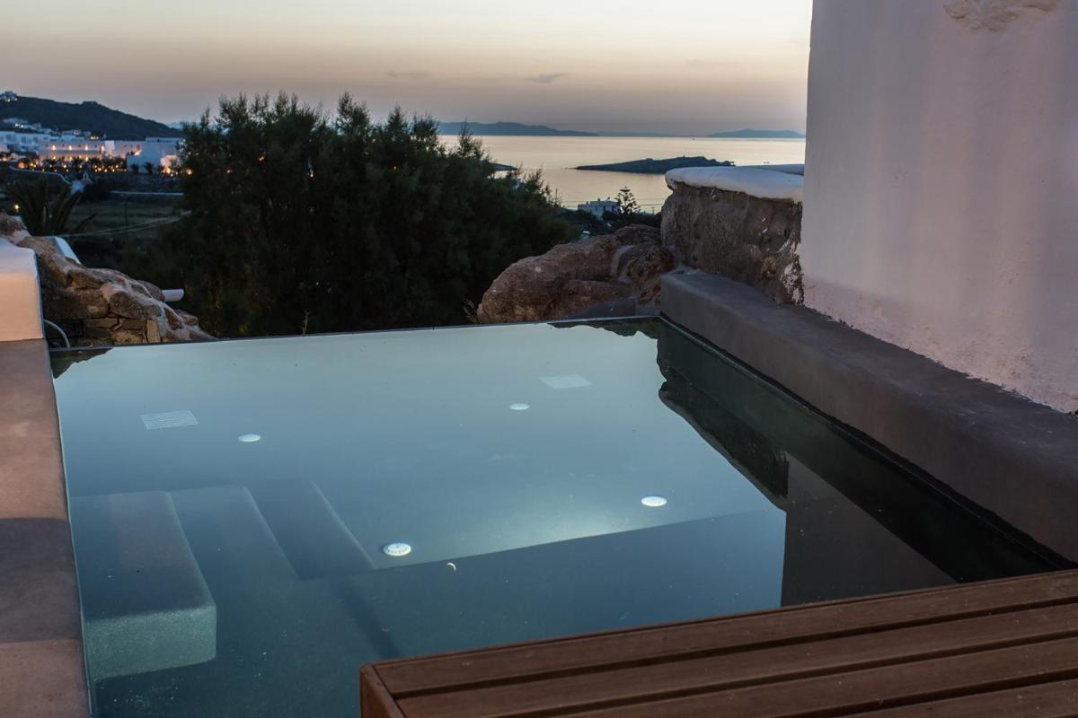 Ostraco Suites