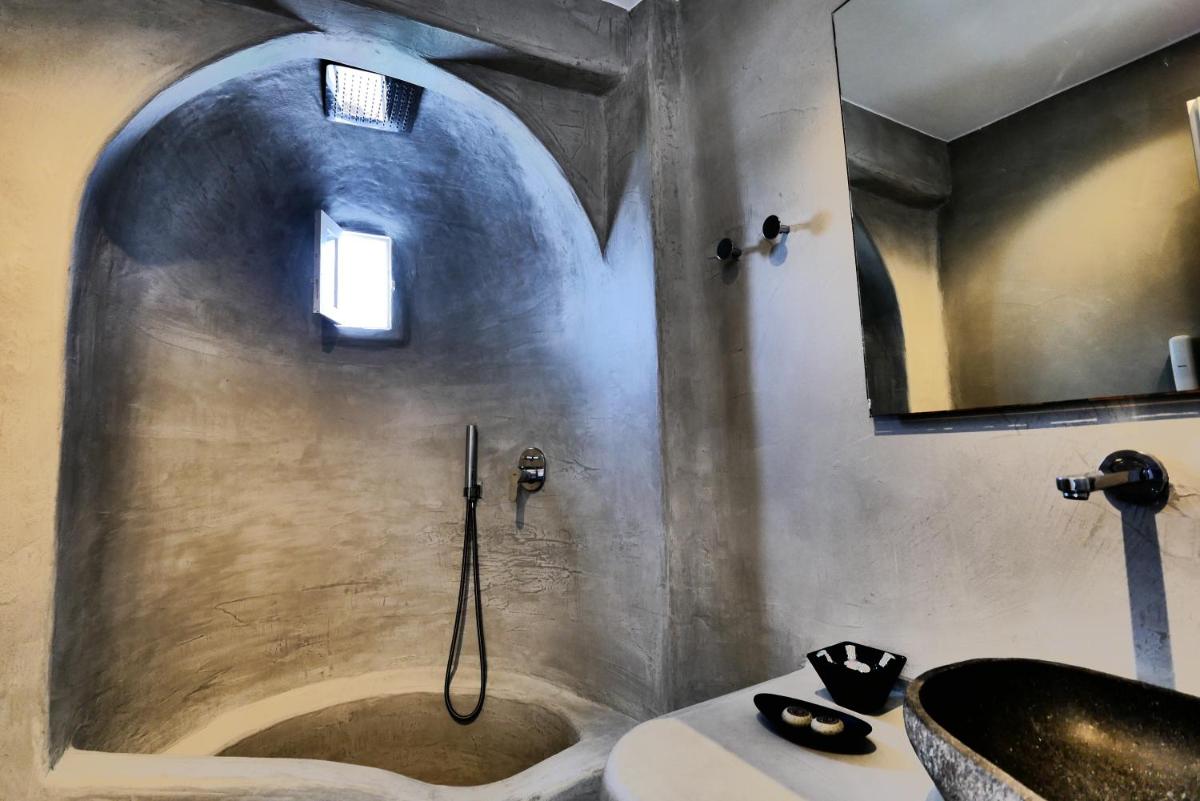 Ostraco Suites