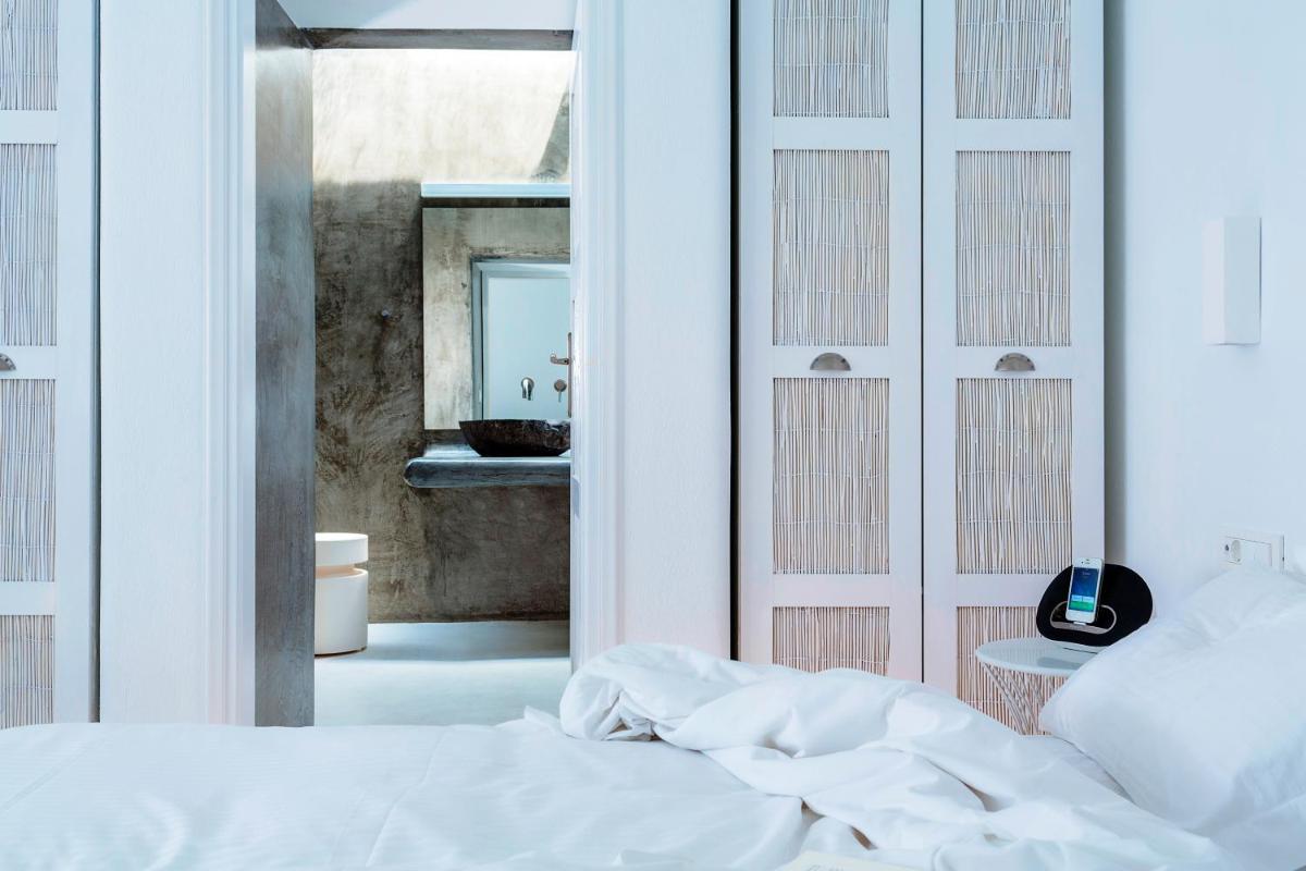 Ostraco Suites