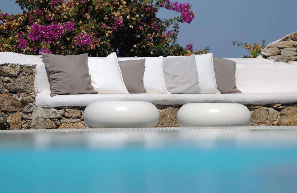Ostraco Suites