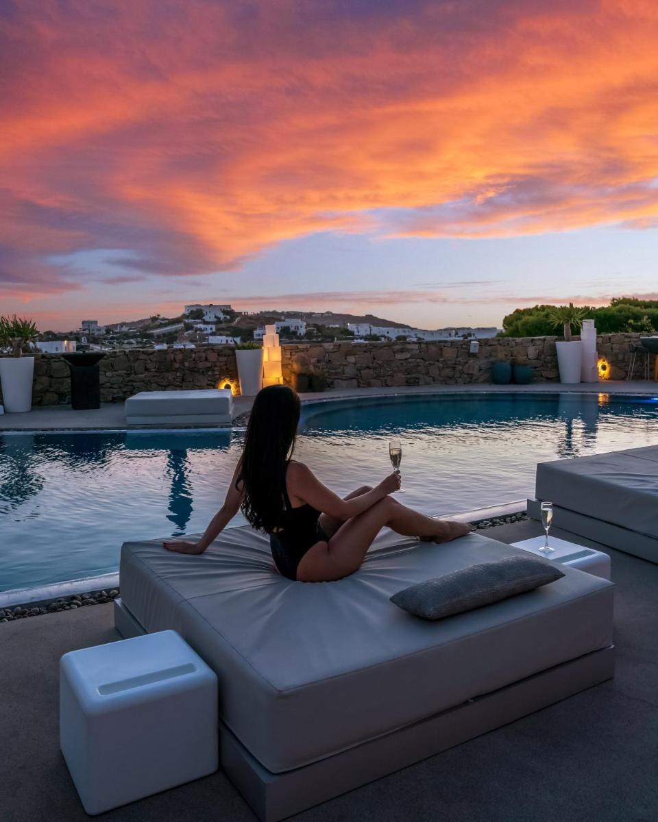 Ostraco Suites
