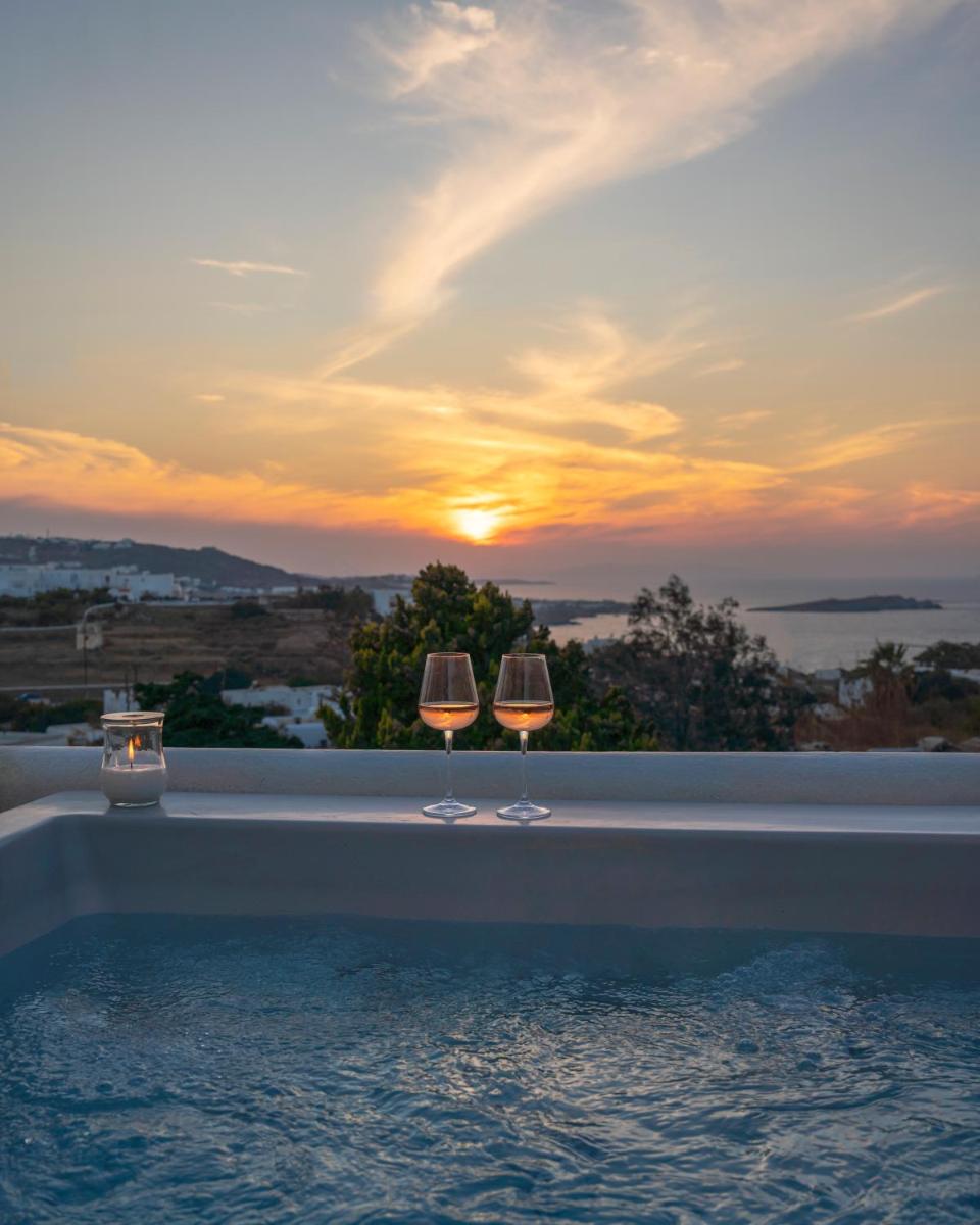 Ostraco Suites