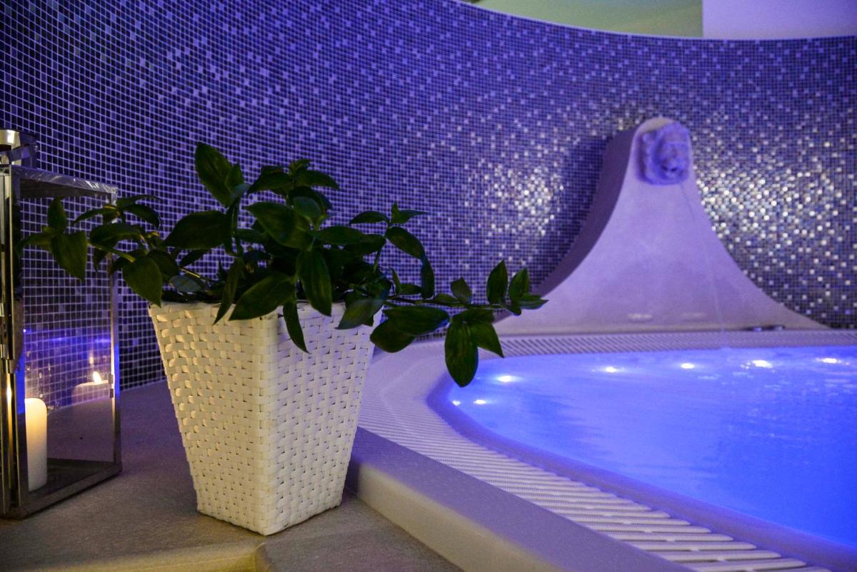 OSTUNI PALACE - Hotel Ristorante & SPA