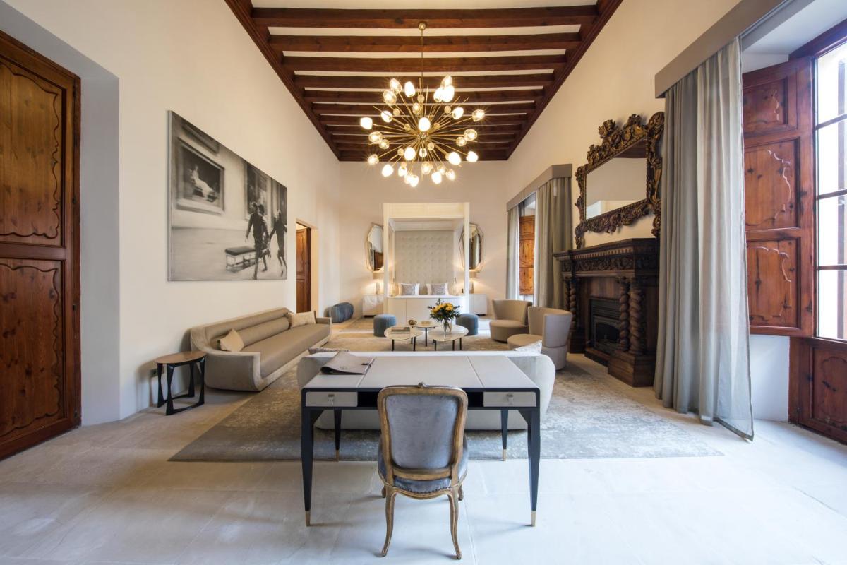 Palacio Can Marqués by Puro