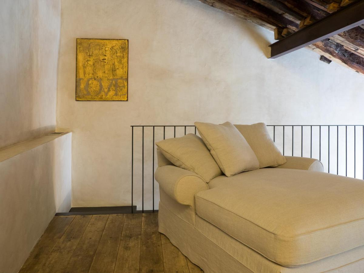 Palazzo Albricci Peregrini