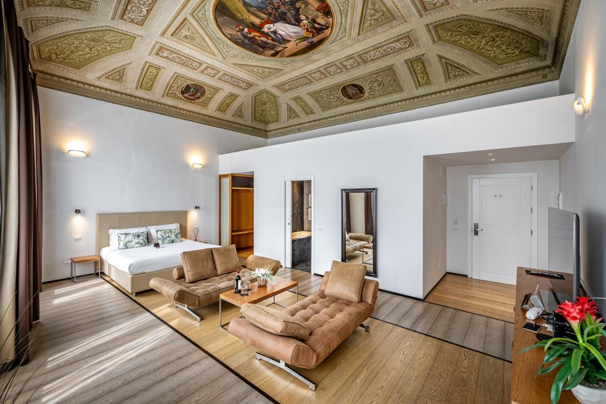 Palazzo Alfieri - Place of Charme