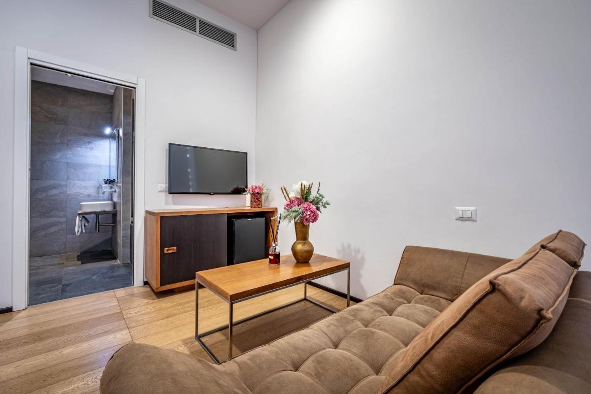 Palazzo Alfieri - Place of Charme