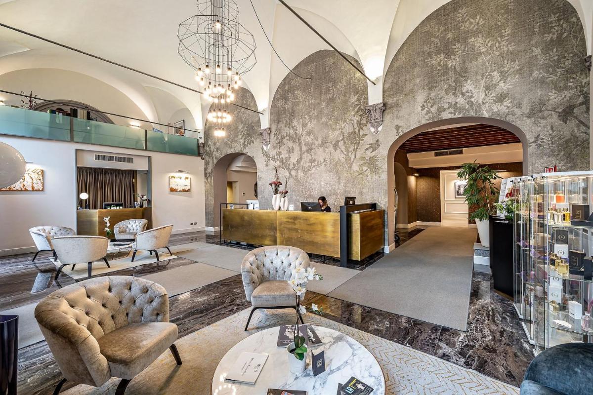 Palazzo Alfieri - Place of Charme
