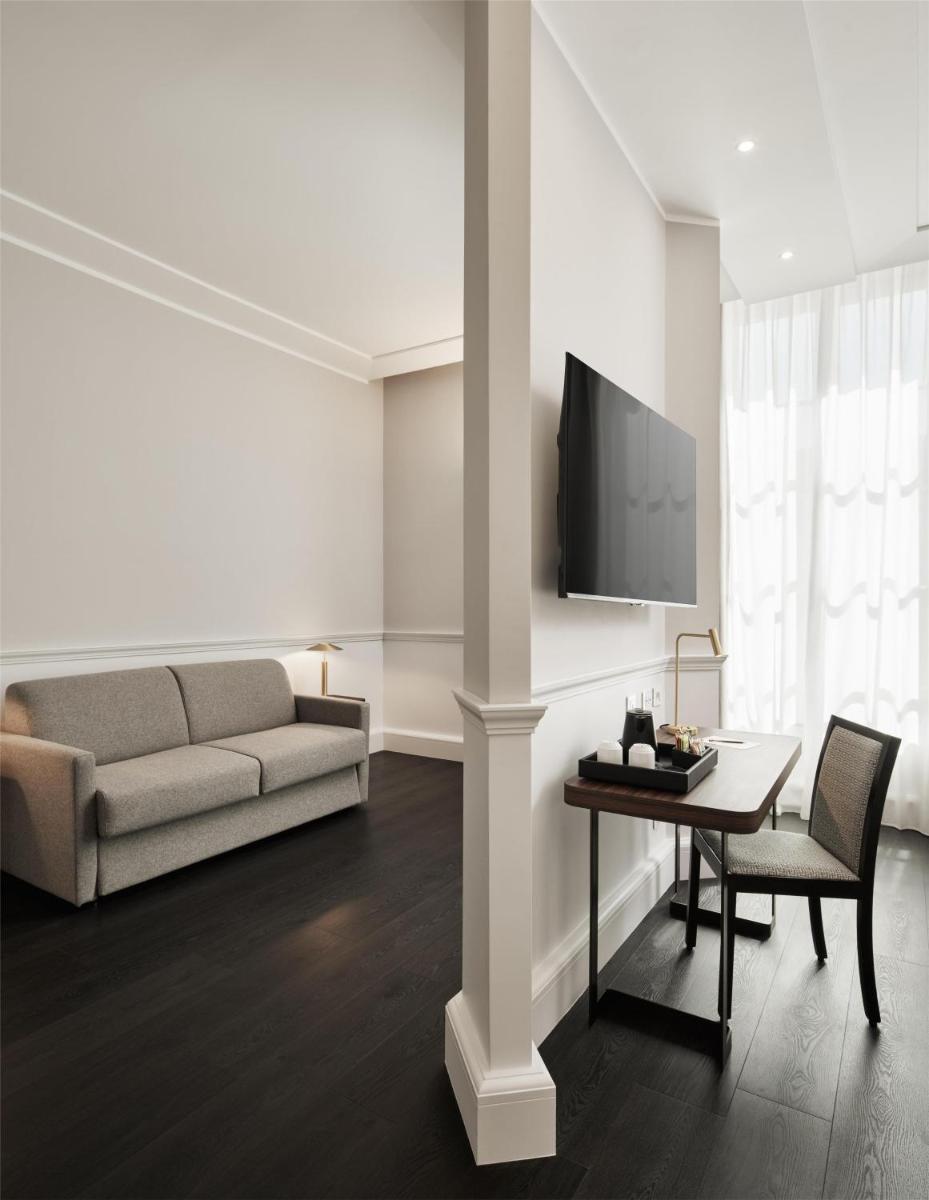 Palazzo Caracciolo Naples