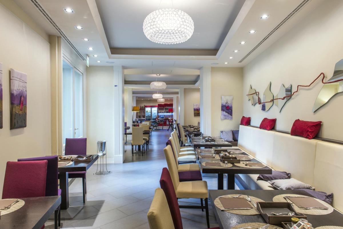 Palazzo Caracciolo Naples