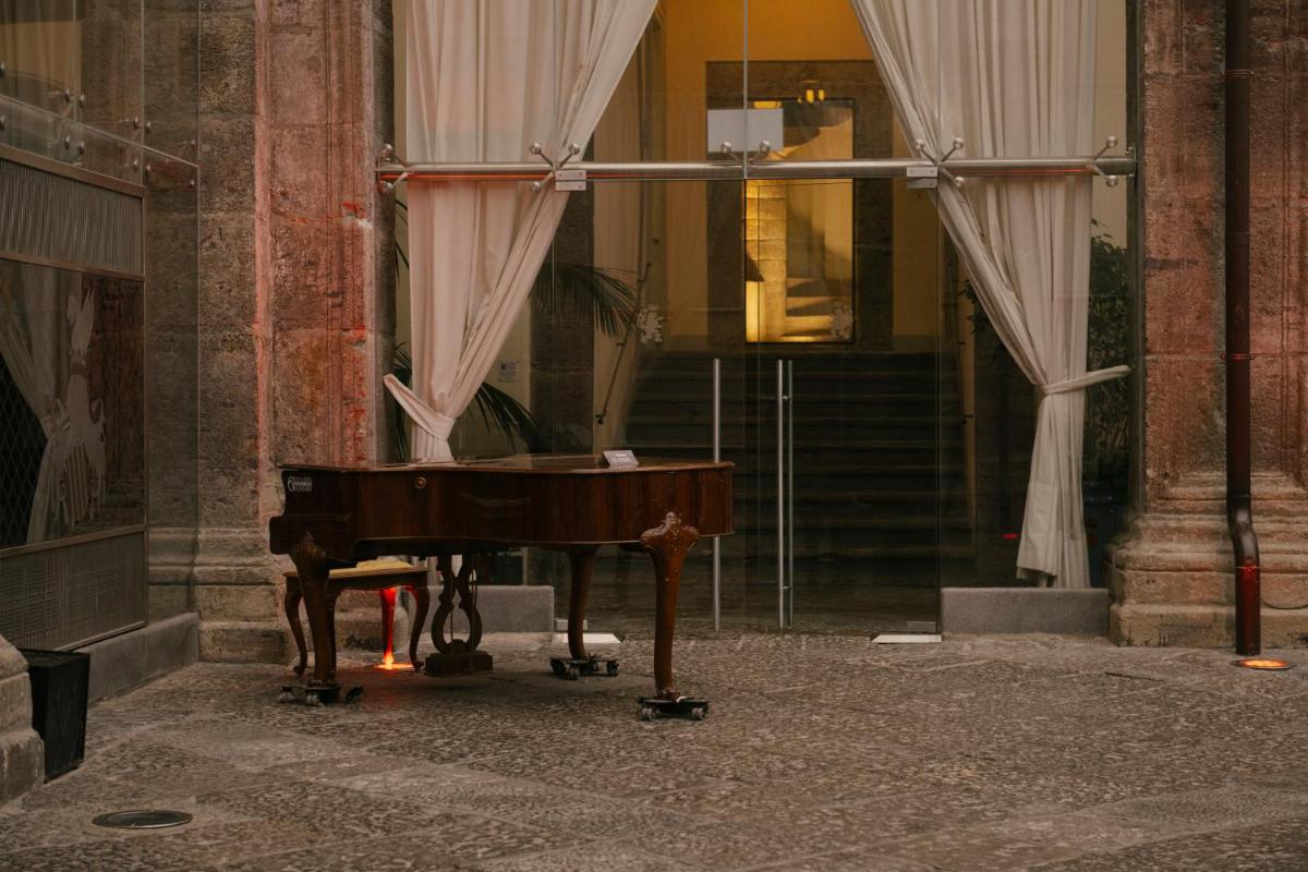 Palazzo Caracciolo Naples