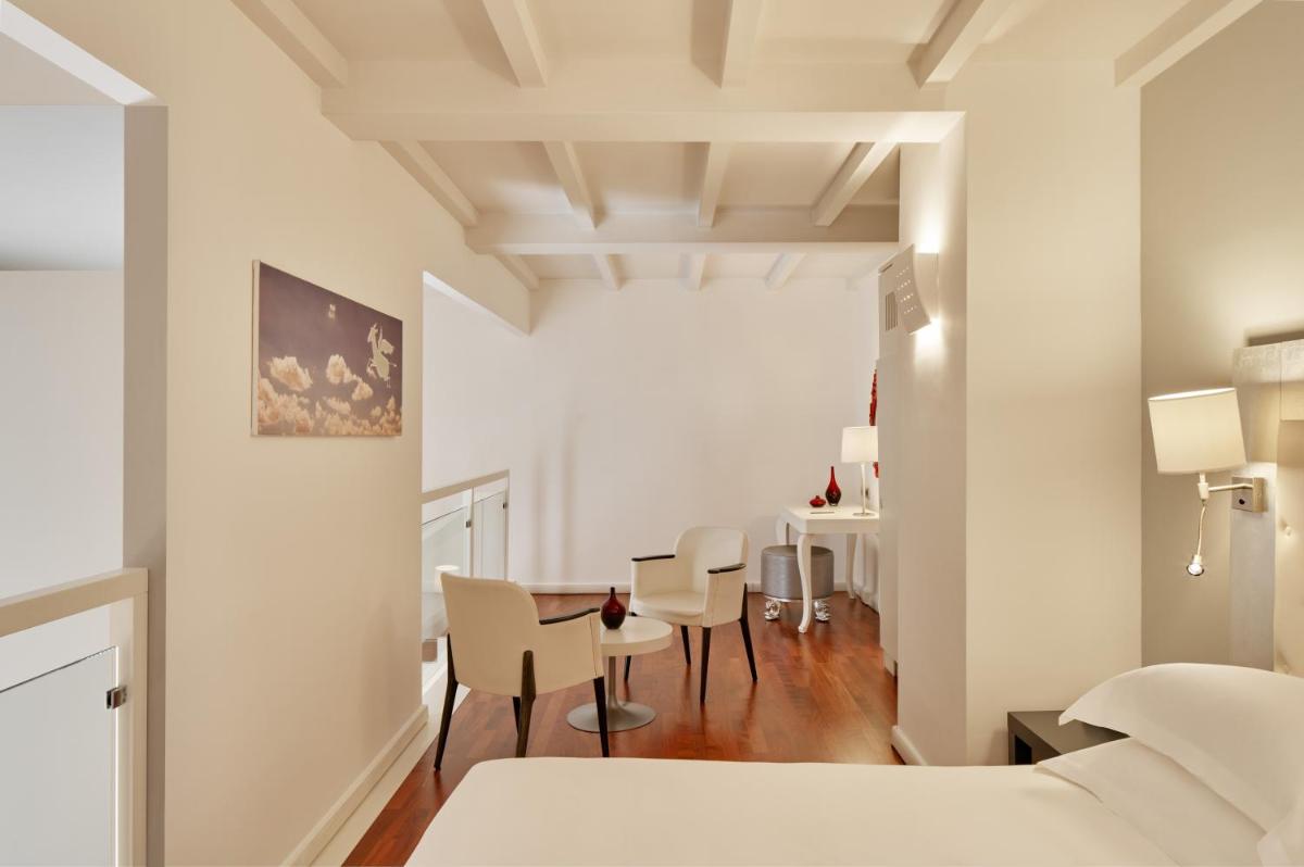 Palazzo Caracciolo Naples