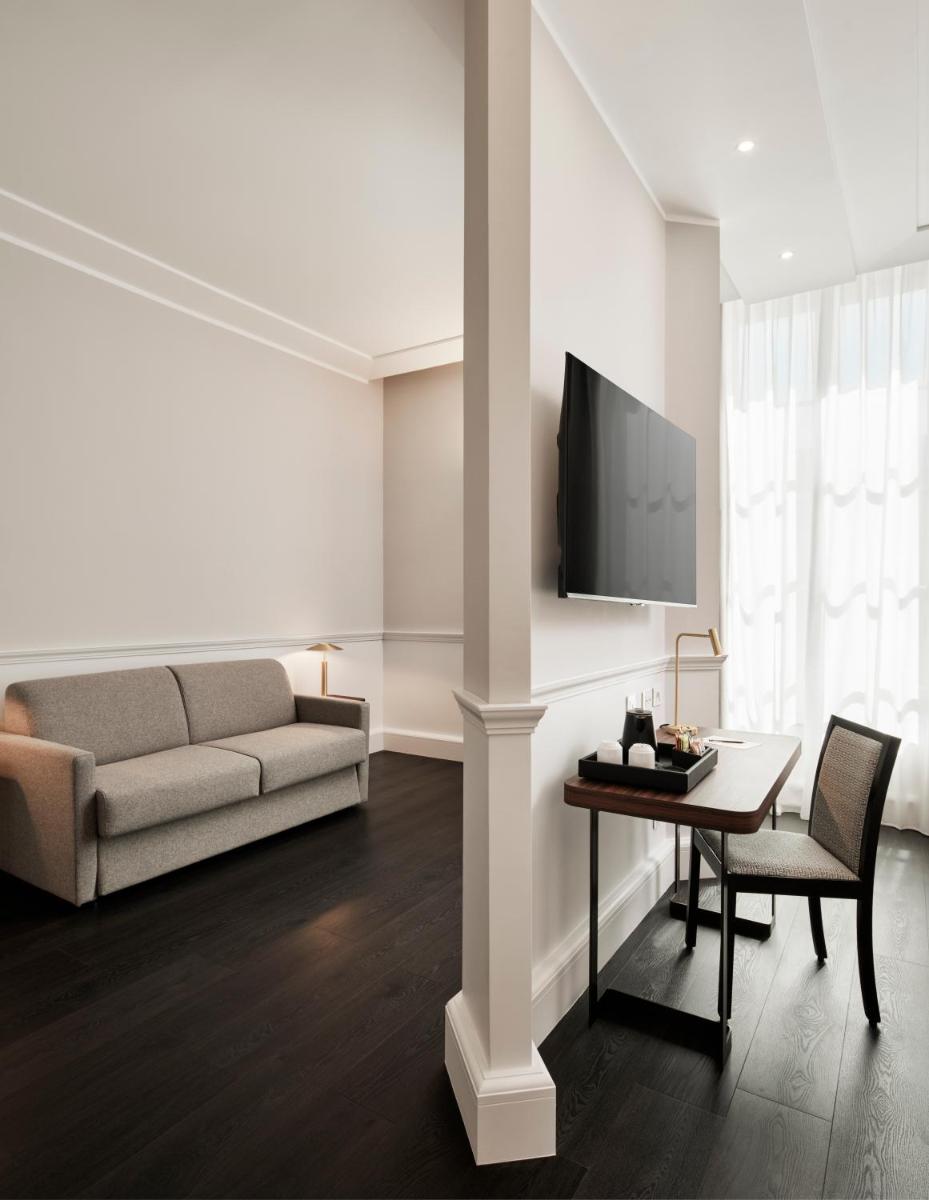 Palazzo Caracciolo Naples