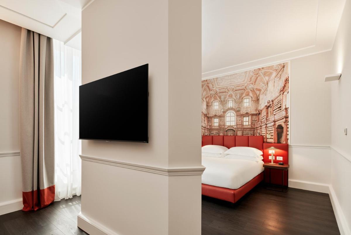 Palazzo Caracciolo Naples