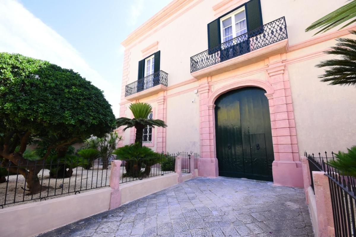 Palazzo Castriota