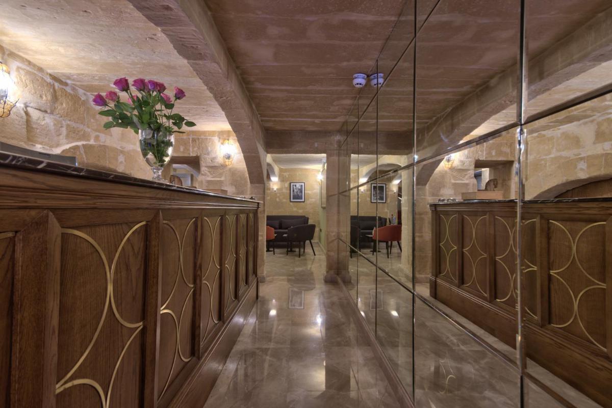 Palazzo Consiglia - IK Collection