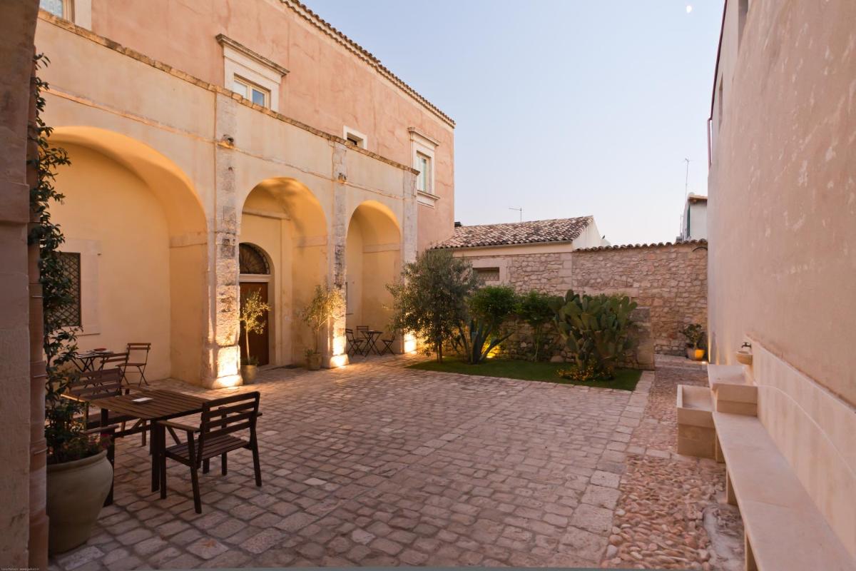 Palazzo Gambuzza