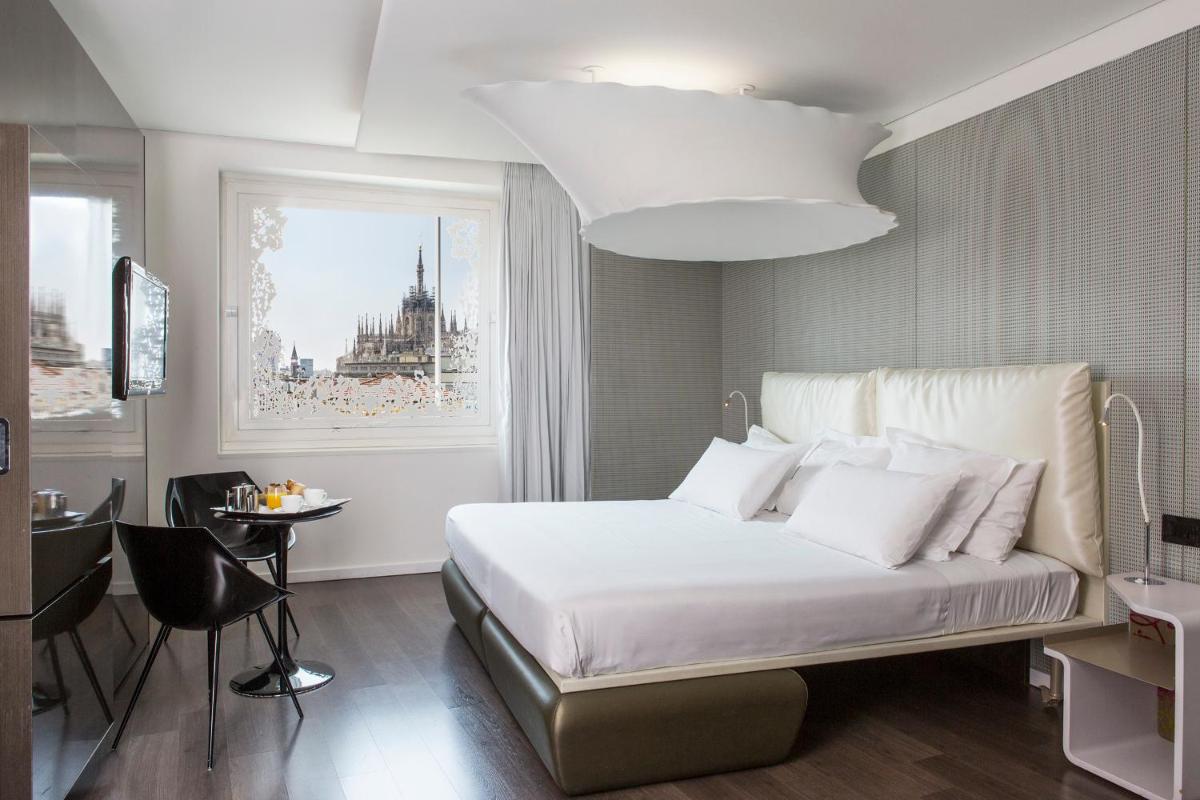 Palazzo Matteotti, The Dedica Anthology, Autograph Collection