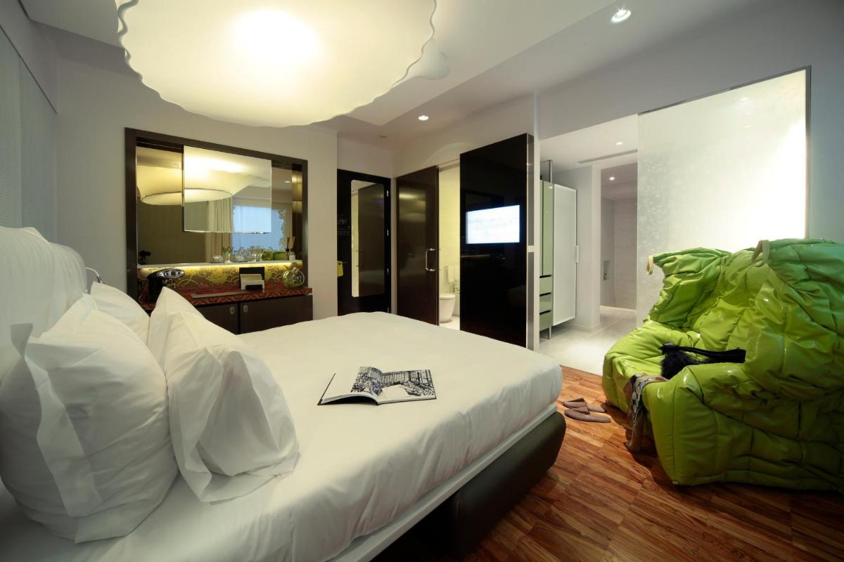 Palazzo Matteotti, The Dedica Anthology, Autograph Collection