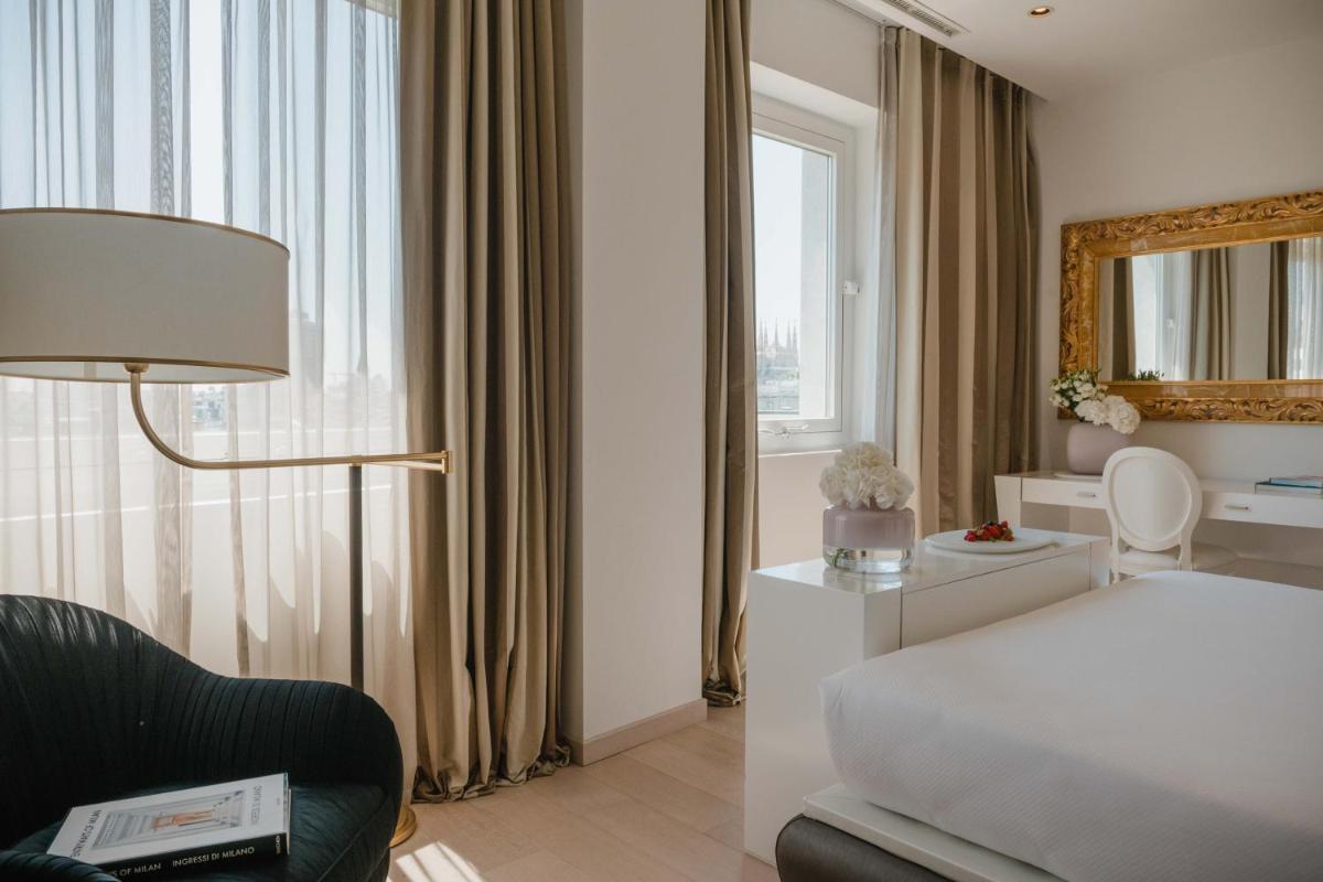 Palazzo Matteotti, The Dedica Anthology, Autograph Collection