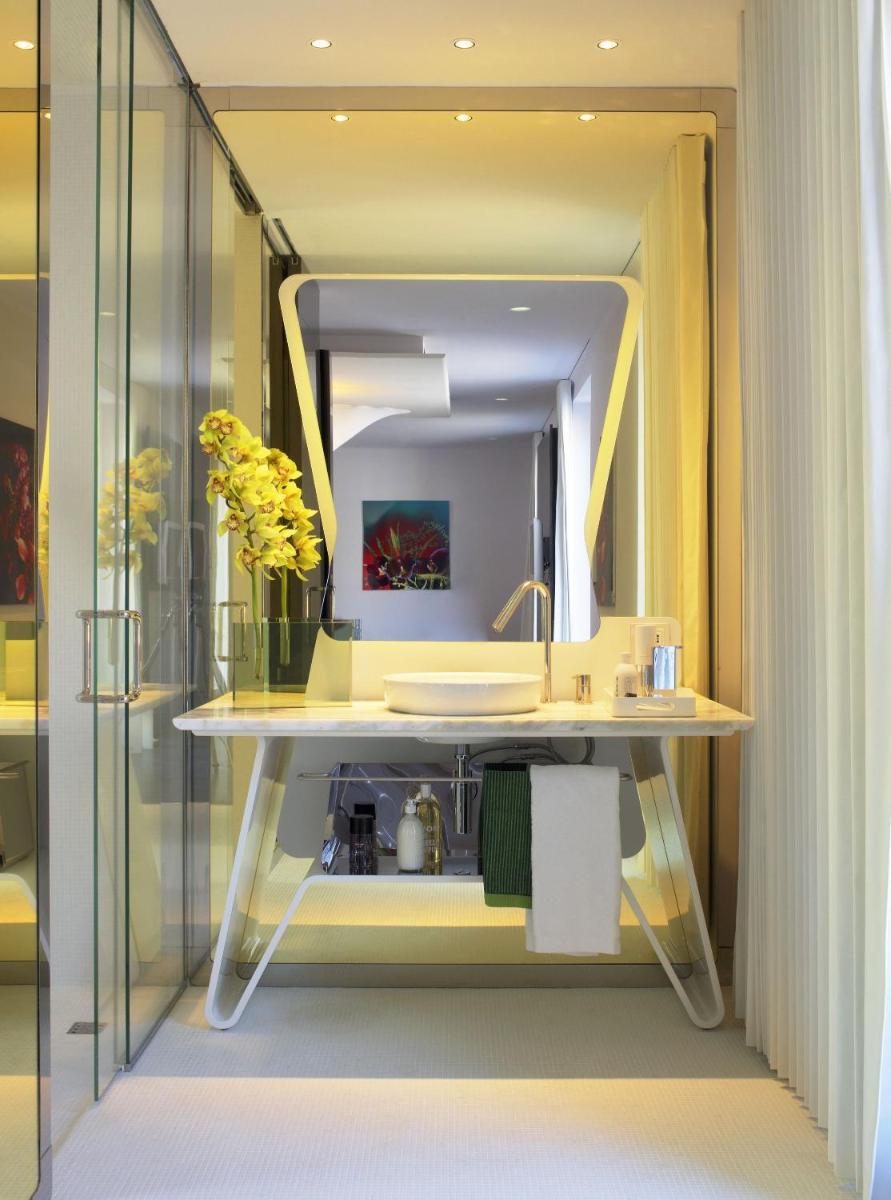 Palazzo Matteotti, The Dedica Anthology, Autograph Collection