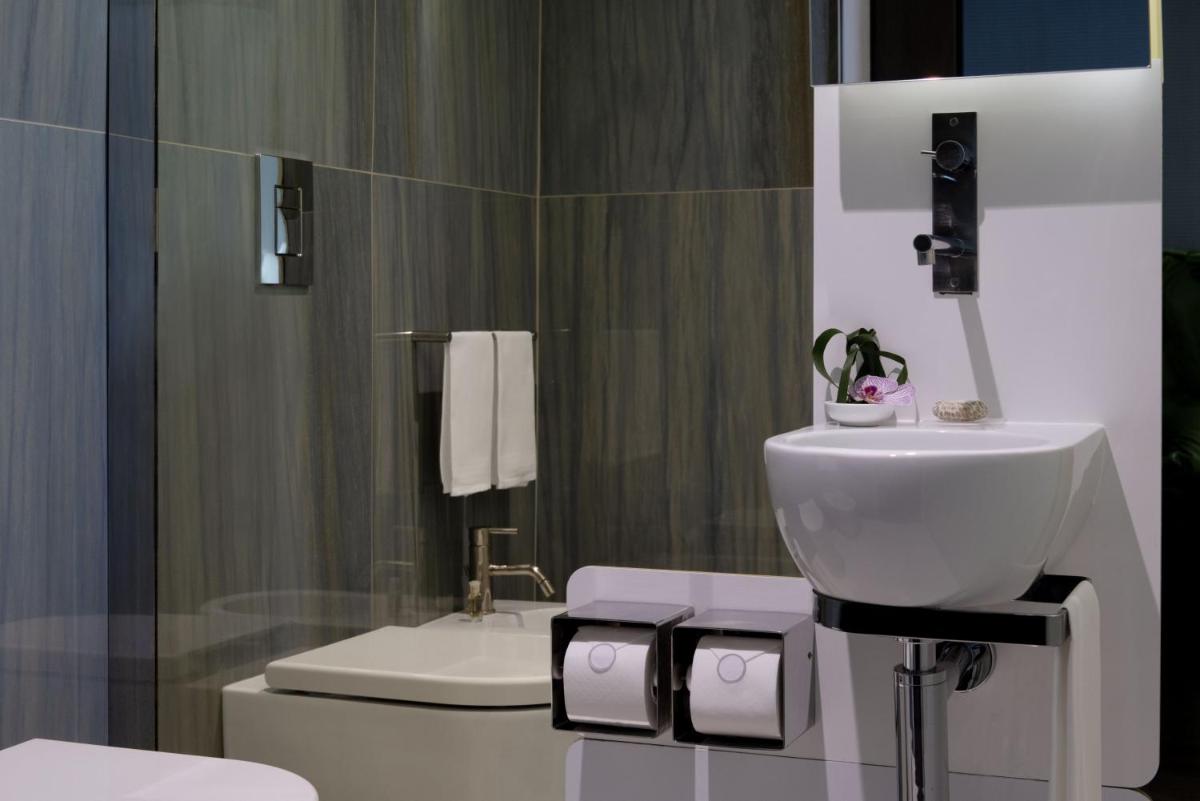 Palazzo Matteotti, The Dedica Anthology, Autograph Collection