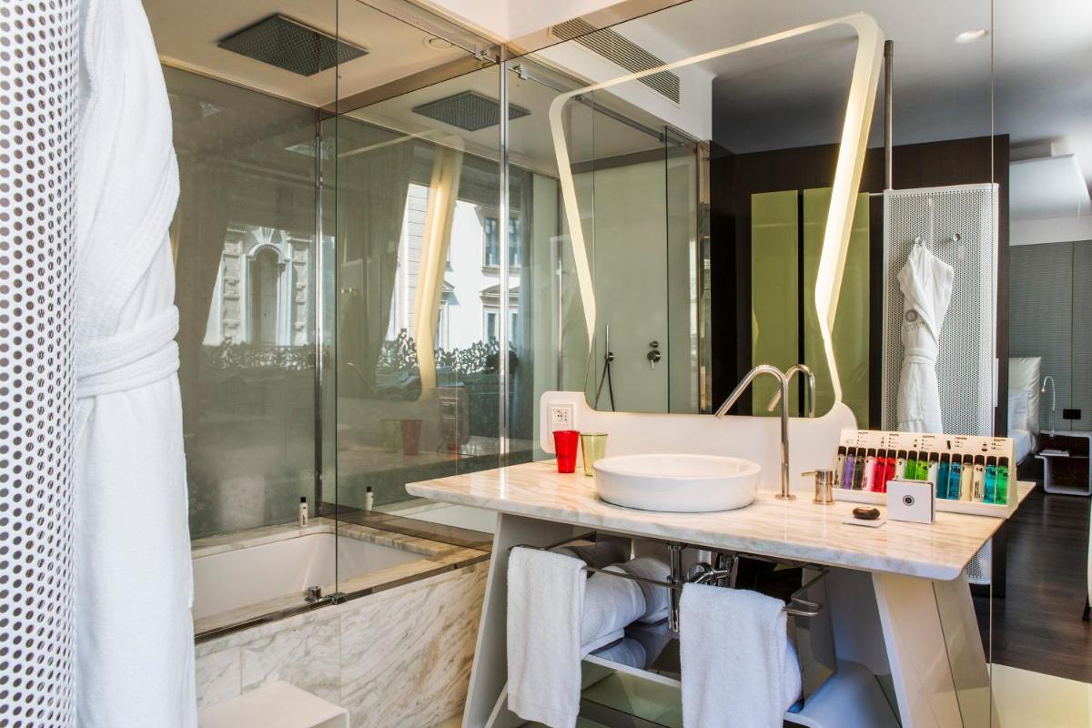 Palazzo Matteotti, The Dedica Anthology, Autograph Collection