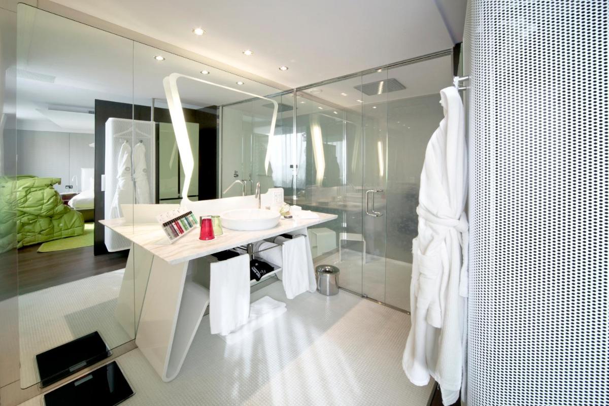 Palazzo Matteotti, The Dedica Anthology, Autograph Collection