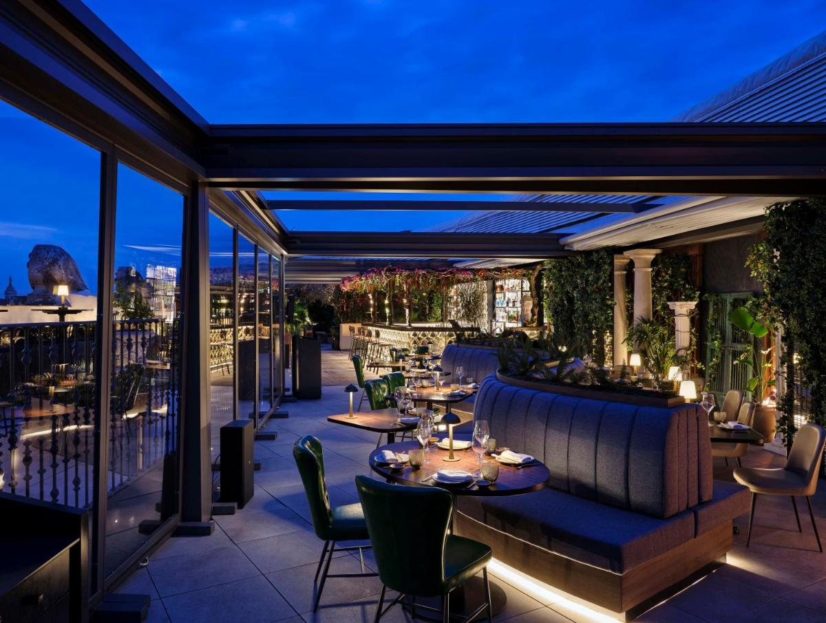 Anantara Palazzo Naiadi Rome Hotel - A Leading Hotel of the World