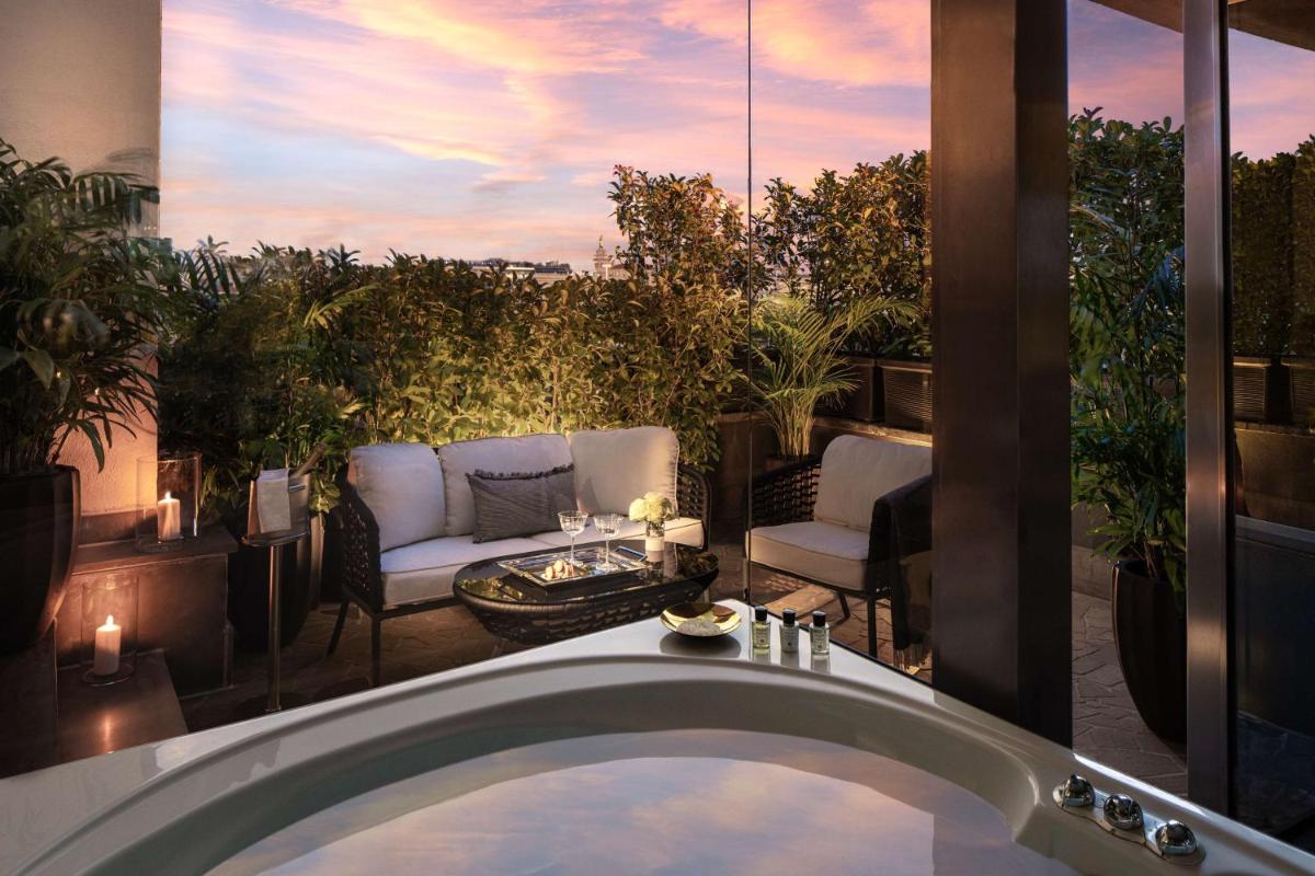 Anantara Palazzo Naiadi Rome Hotel - A Leading Hotel of the World