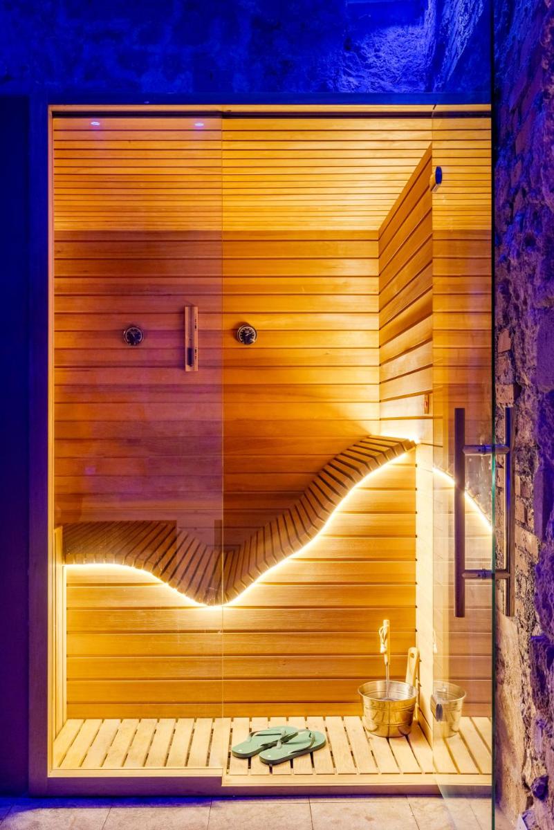 PALAZZO SANTAMARINA Luxury Suite & Spa