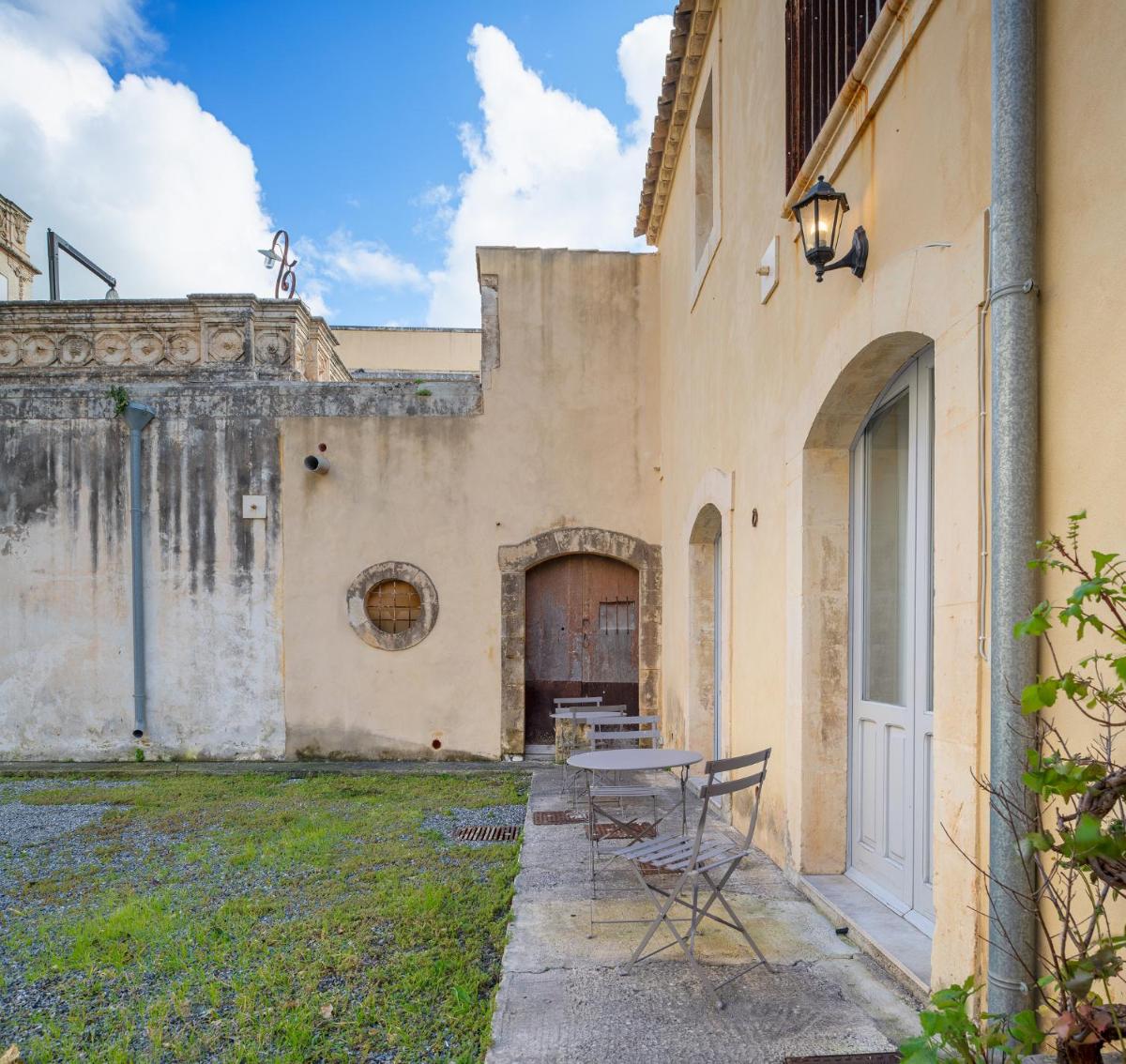 PALAZZO TRIGONA DEPENDANCE