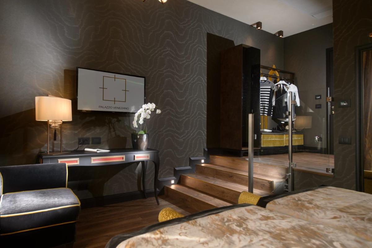 Palazzo Veneziano - Venice Collection