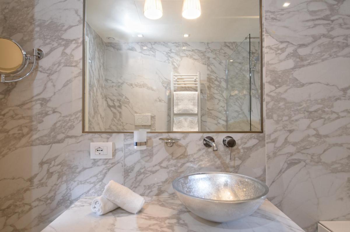 Palazzo Veneziano - Venice Collection