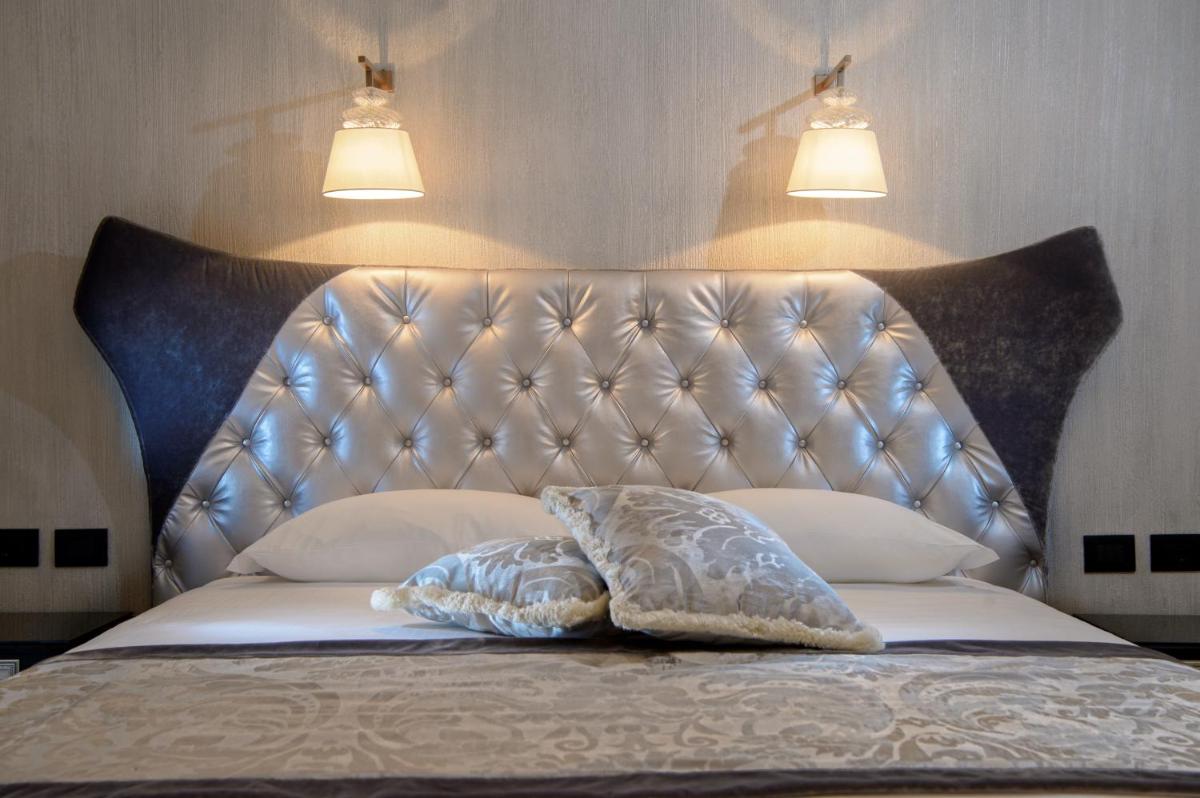 Palazzo Veneziano - Venice Collection