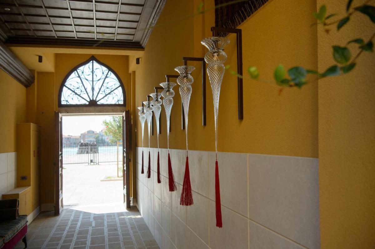 Palazzo Veneziano - Venice Collection