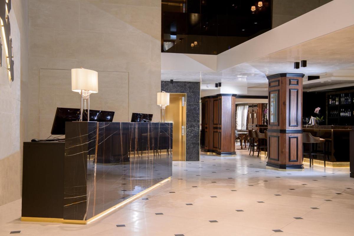 Palazzo Veneziano - Venice Collection