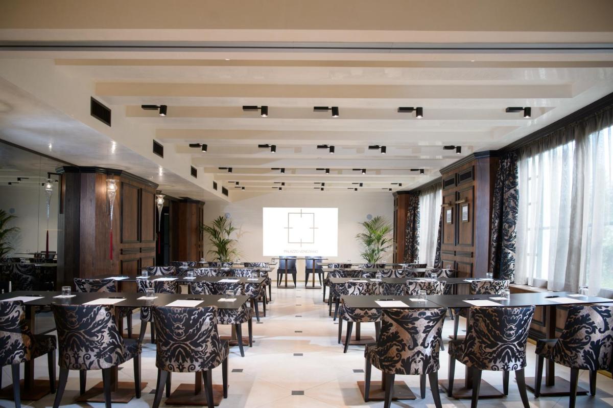 Palazzo Veneziano - Venice Collection