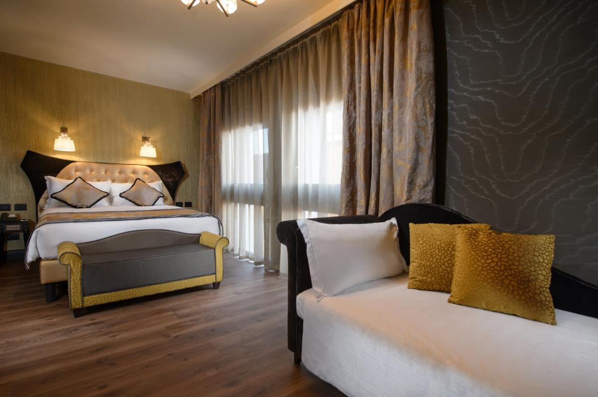 Palazzo Veneziano - Venice Collection