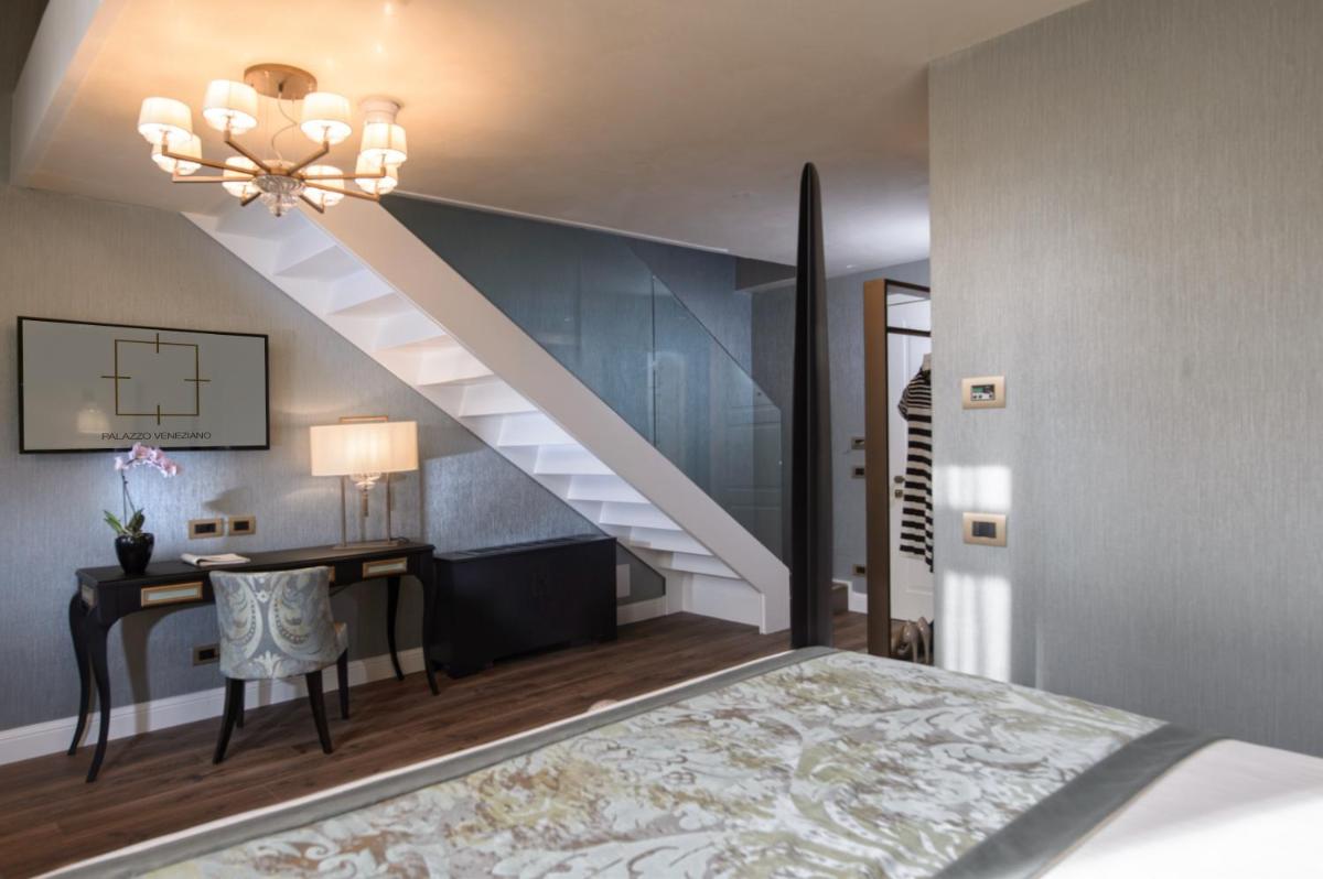 Palazzo Veneziano - Venice Collection