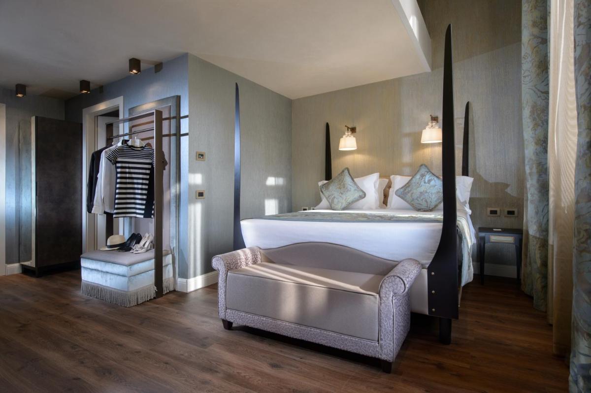 Palazzo Veneziano - Venice Collection