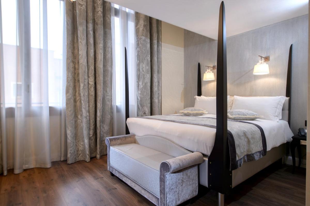 Palazzo Veneziano - Venice Collection