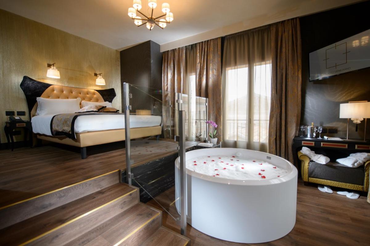 Palazzo Veneziano - Venice Collection