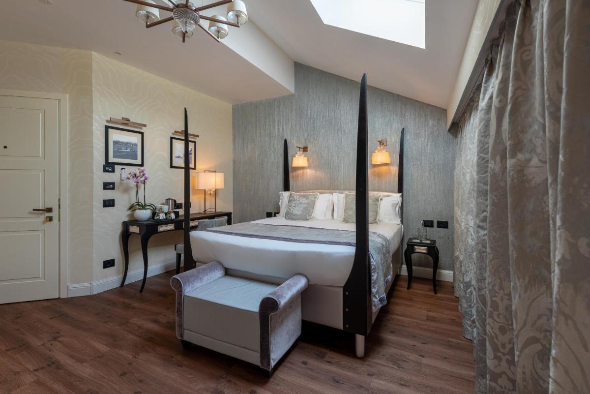 Palazzo Veneziano - Venice Collection