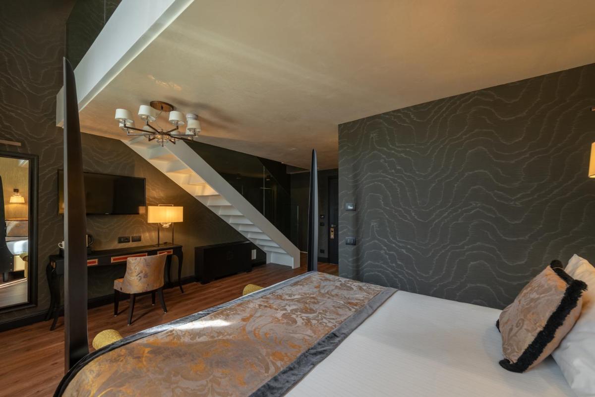 Palazzo Veneziano - Venice Collection