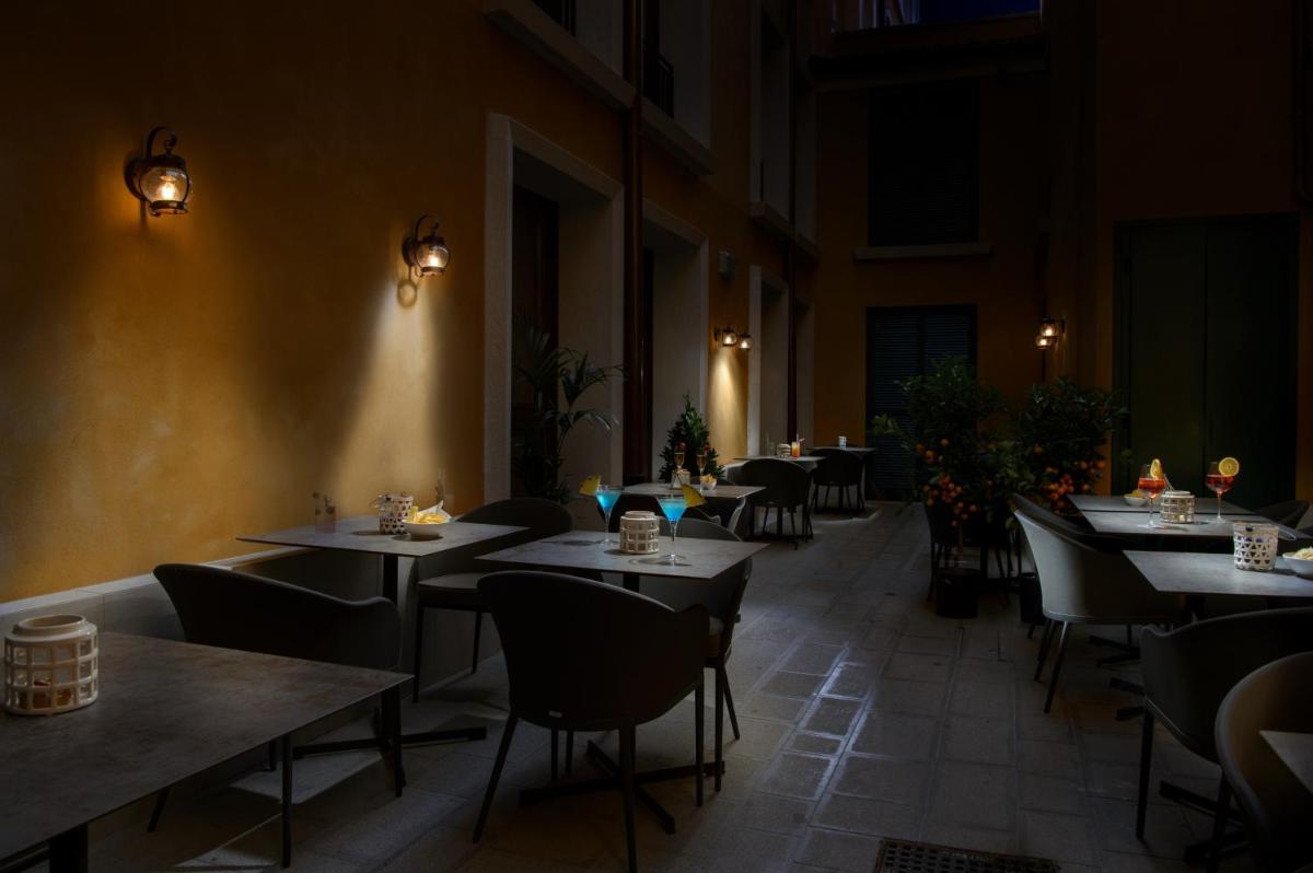 Palazzo Veneziano - Venice Collection