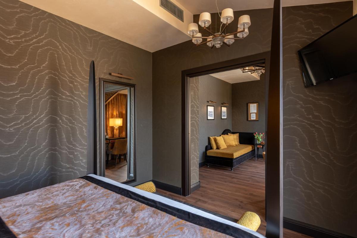 Palazzo Veneziano - Venice Collection