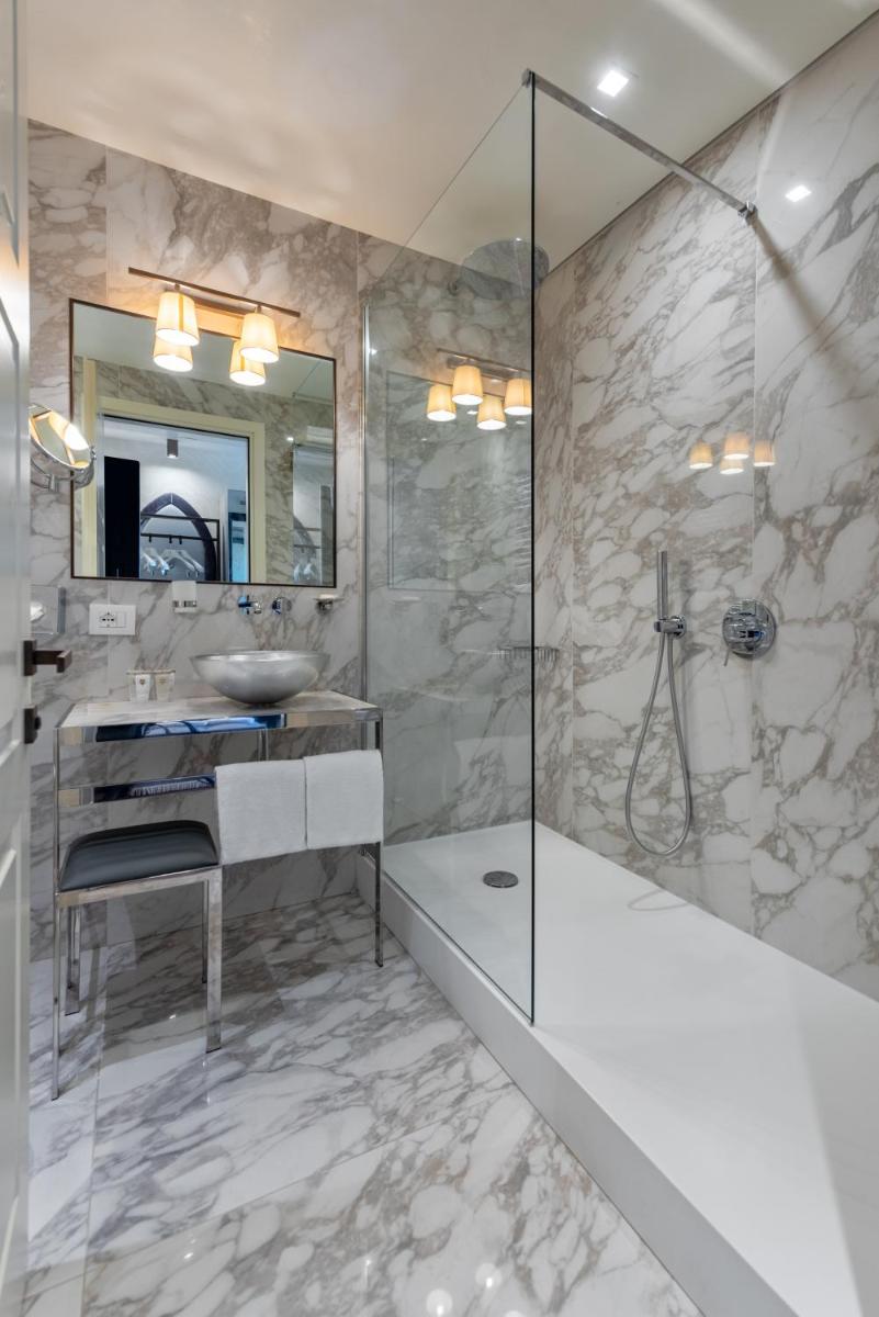 Palazzo Veneziano - Venice Collection