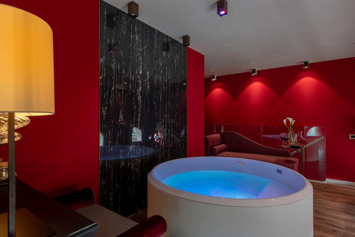 Palazzo Veneziano - Venice Collection