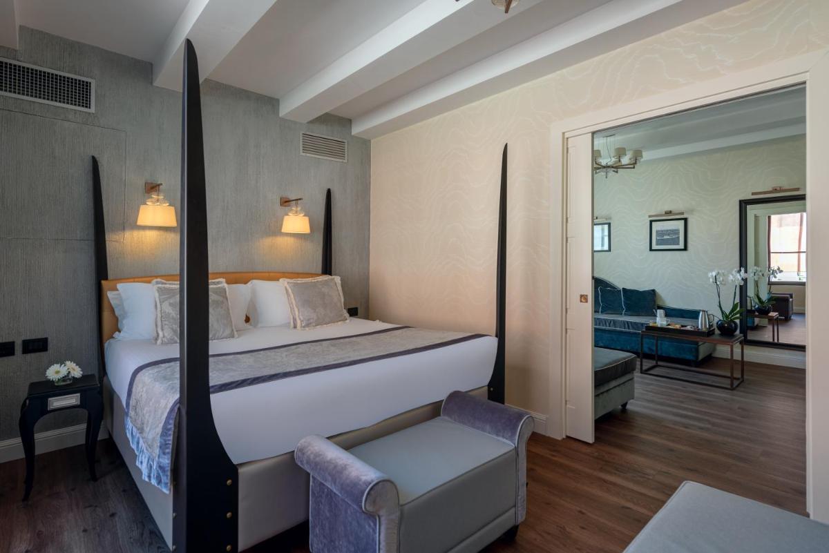 Palazzo Veneziano - Venice Collection